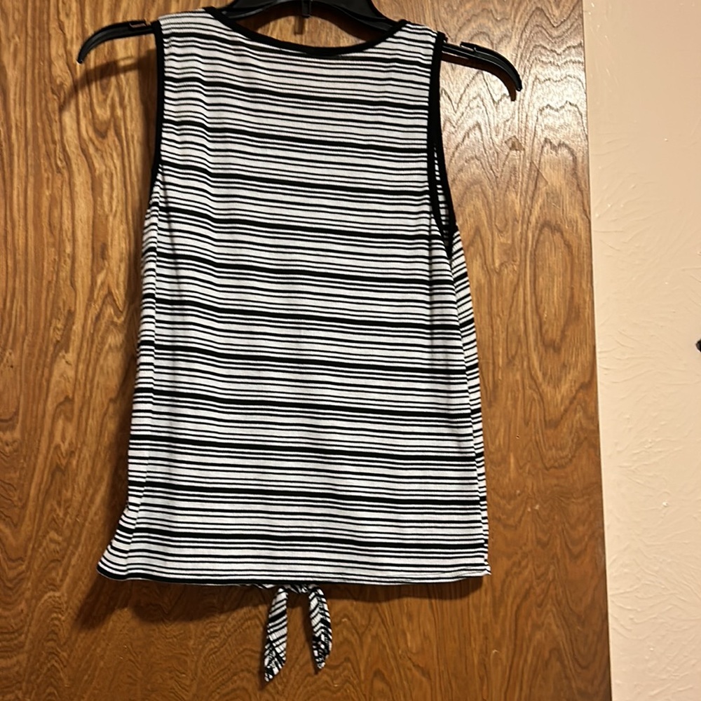 Striped Tank-top - Picture 2 of 5